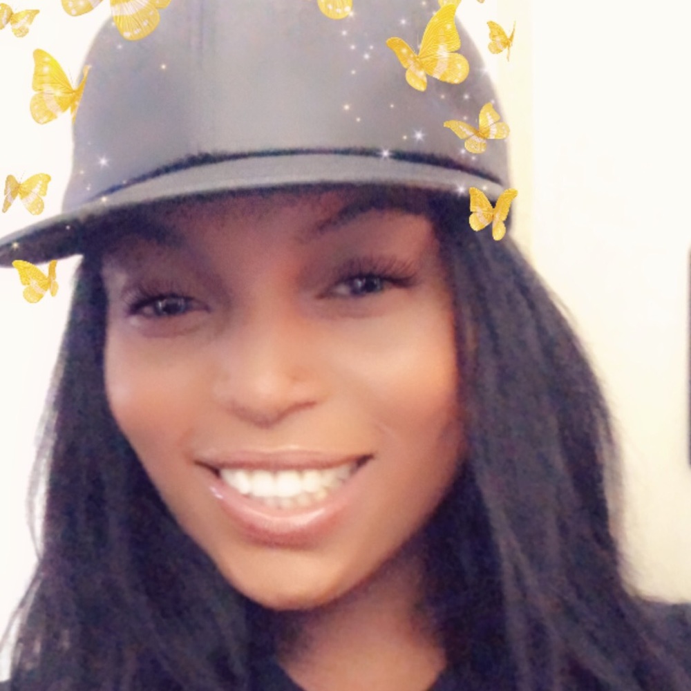 Meet your Posher, Desiree